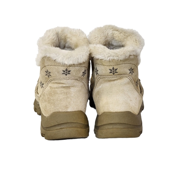 Cabelas 5" High Drift Winter Boots in Cream, Ivory Fur Lining Womens Size 6 - Picture 4 of 11